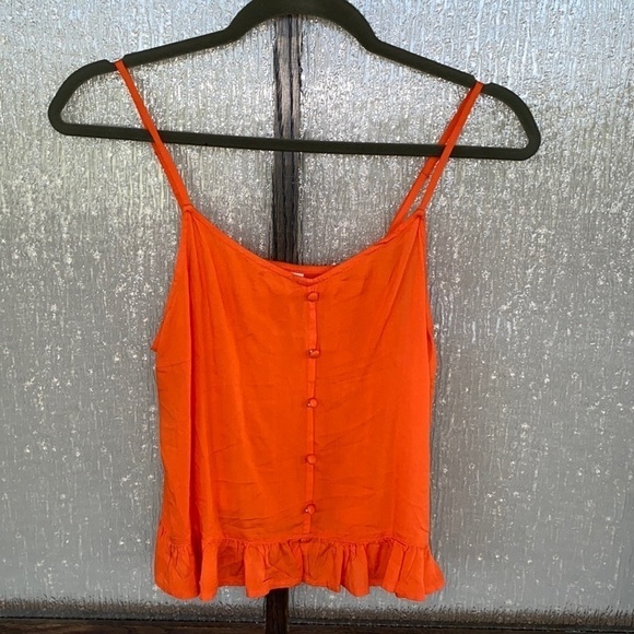 Abound perfect crop tank in orange. Faux button front and ruffle hem size xs. - Picture 1 of 5